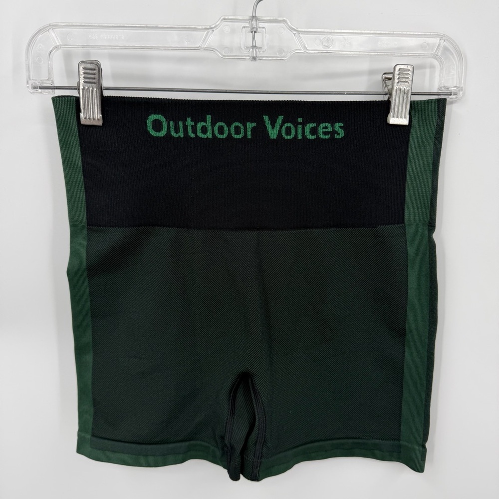 Outdoor Voices Seamless Smooth 4.5” bike shorts in Evergreen sz S